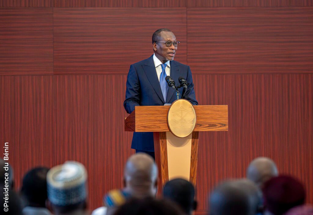 presidencebenin séance avec les Maires des 77 communes du Bénin