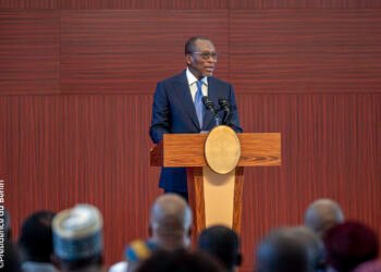 presidencebenin séance avec les Maires des 77 communes du Bénin