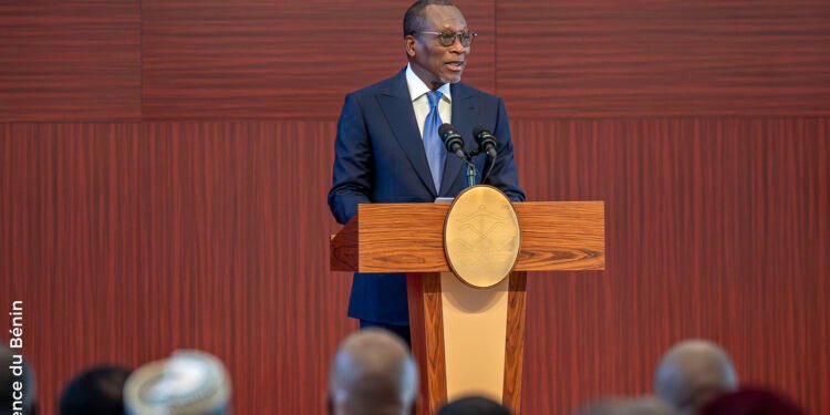 presidencebenin séance avec les Maires des 77 communes du Bénin