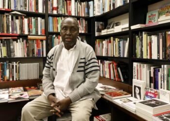 Ngugi wa Thiong'o : le pionnier de la littérature africaine et de la décolonisation culturelle, disparu à l’âge de 87 ans