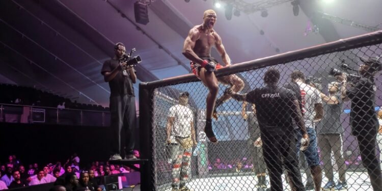 Richard Muzaan remporte le titre à l’African Knockout Championship, le 13 juin 2025 à Lagos. TOYIN ADEDOKUN / AFP