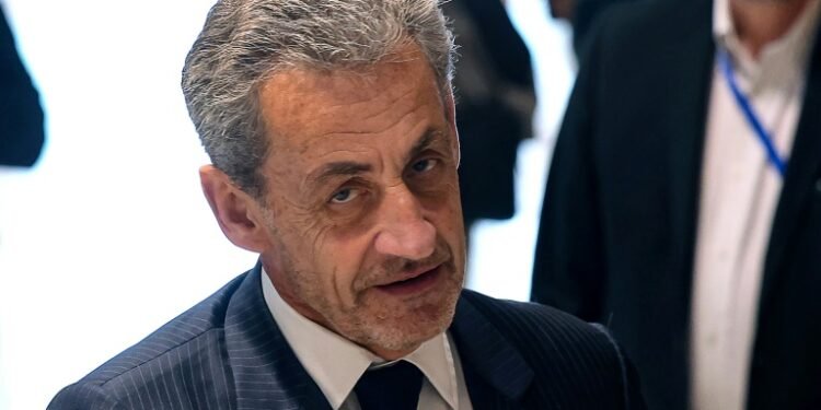 Nicolas Sarkozy au dernier jour du procès des soupçons de financement libyen de sa campagne présidentielle de 2007, à Paris le 8 avril 2025. ALAIN JOCARD / AFP